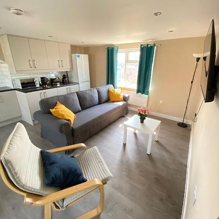 Stunning 1 Bedroom Flat In Wood Green Londres Extérieur photo