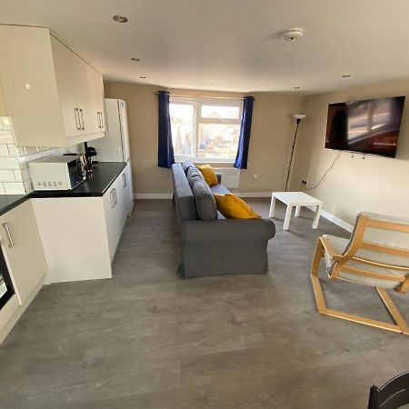 Stunning 1 Bedroom Flat In Wood Green Londres Extérieur photo