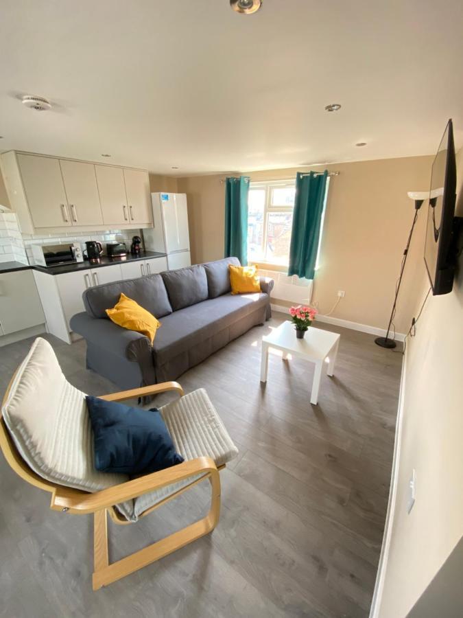 Stunning 1 Bedroom Flat In Wood Green Londres Extérieur photo