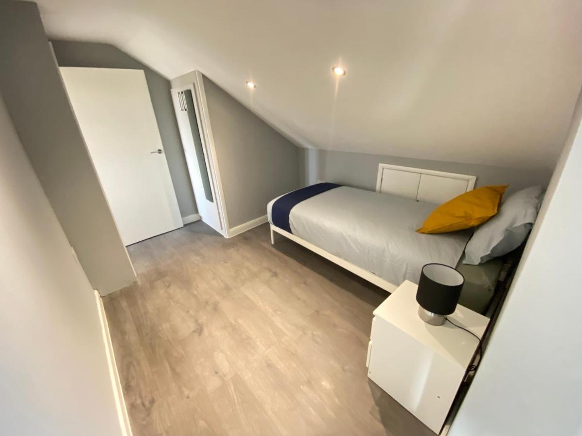 Stunning 1 Bedroom Flat In Wood Green Londres Extérieur photo