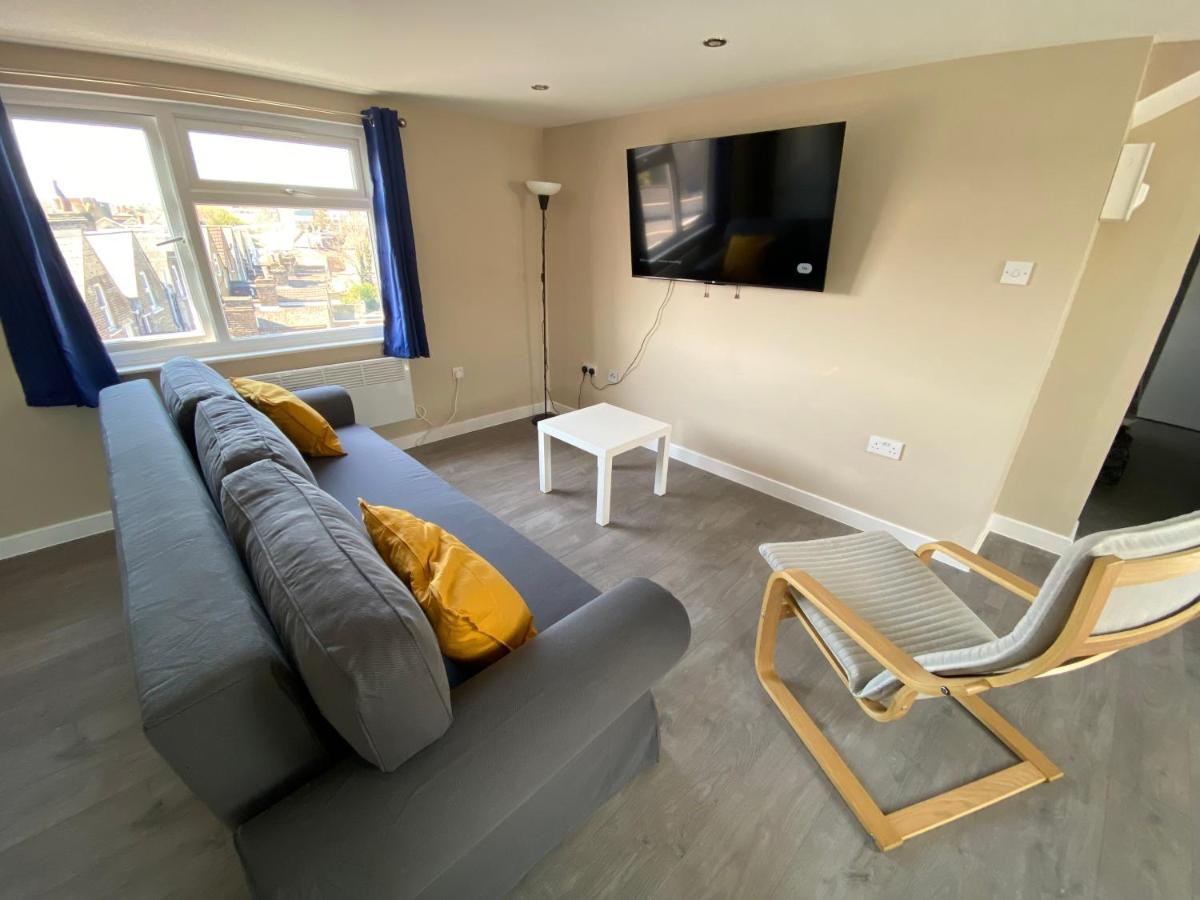 Stunning 1 Bedroom Flat In Wood Green Londres Extérieur photo