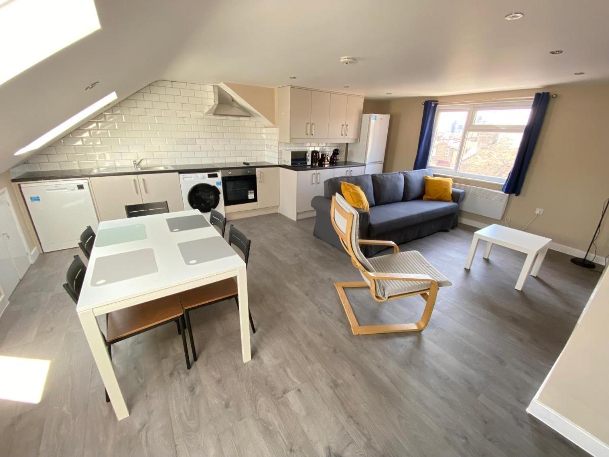 Stunning 1 Bedroom Flat In Wood Green Londres Extérieur photo